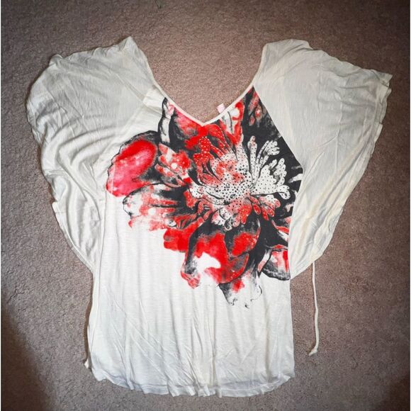 Romeo & Juliet Couture Tops - ROMEO & JULIET NWT Floral Couture Blouse Size M